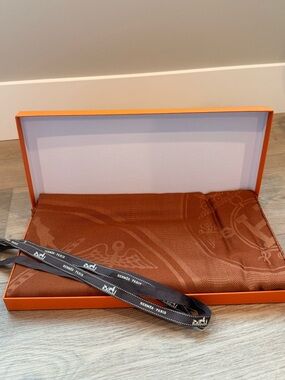 Hermes New Libris Stole with Signature Label